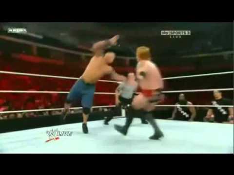 Wrestling Moves»John Cena»Running Crossbody