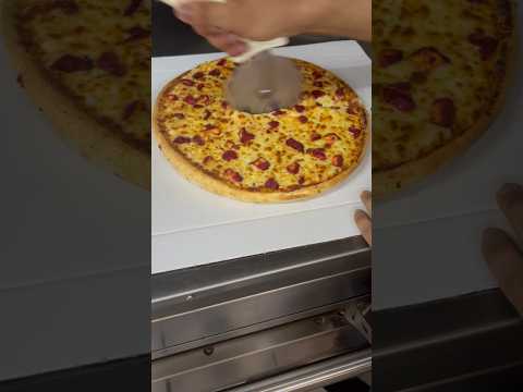 Cutting a pizza 🍕 into 10 slices #shorts #ytshorts #pizza #tubebuddy #trending #pleasesubscribe