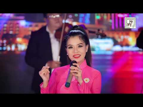 Thể hiện bởi Bích Vỹ