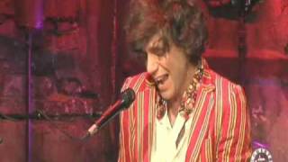 MIKA - Grace Kelly (in French) @ Jam Sessions, Paris 2009