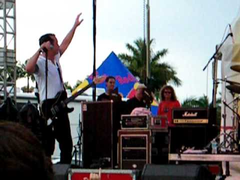 Dubfest 2009 - Goldfinger - Miles Away - Beer in shoe - Hollywood Florida