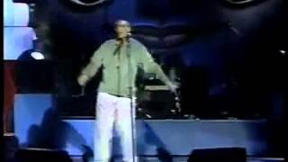 Ando Meio Desligado Lyrics English Translation