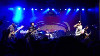 Hit The Lights -Drop The Girl (Live at St. Andrews Hall)