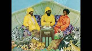 THE THREE SOUNDS Repeat After Me.wmv