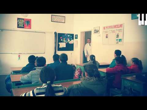 Spot 🎬  Mesuesi i parë