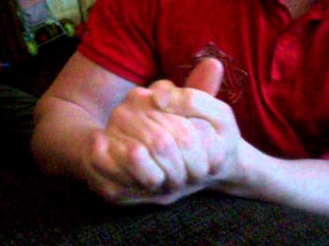 manualist plays the entertainer