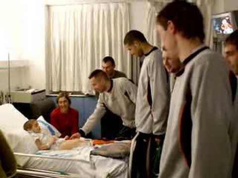 Visita hospitals de Tarragona dels jugadors del CBT