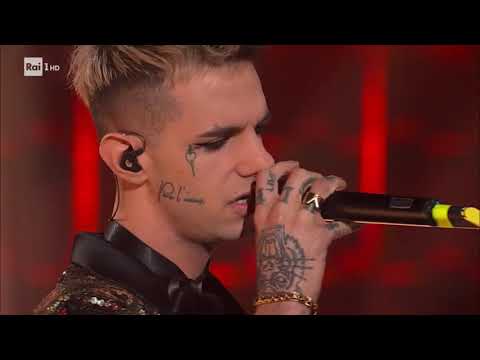 Achille Lauro e Gigi D'Alessio in "C'est la vie" - 20 anni che siamo italiani 06/12/2019