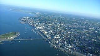 preview picture of video 'Wexford town and coastline birds eye view.'