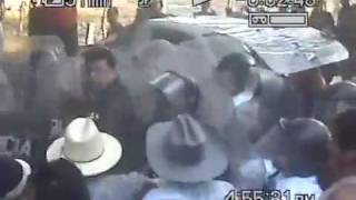 preview picture of video 'Policía de Nayarit gasea a habitantes de El Monteón (Parte 5)'