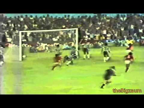Júlio César Uri Geller vs Atlético Mineiro - Amistoso 1979