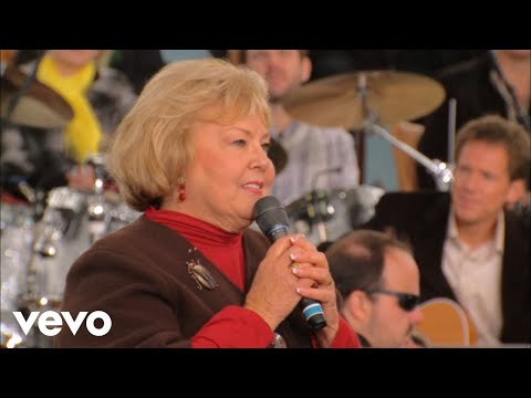 Gaither - My Savior First of All [Live] ft. Mary Tom Speer Reid