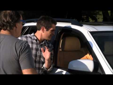 Modern Family - Baseball Card Scene (Mint Condition)