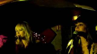 The pierces - Turn on Billie @ NY Club - Paris
