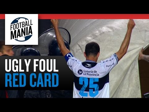 Ugly Foul and Red Card - Lucas Licht (Gimnasia y Esgrima/ARG)