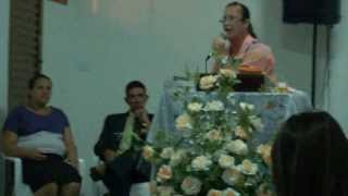 preview picture of video 'Missionária Luzia pregando na Igreja Nascer em Cristo'