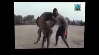 Download lagu Bol Madol Jok vs Gongic Achiek Nai: first wrestling match mp3