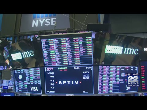 ダウ平均は月曜日に低下 (Dow Jones drops Monday)