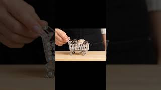 ガラスの手押し車で猫を運ぶ Transporting a Cat in a Glass Wheelbarrow #glass #cat  #asmr #shorts #ai