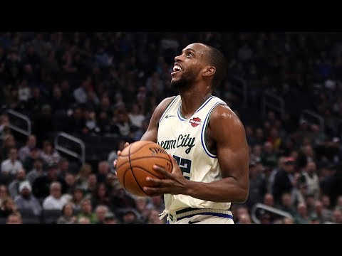 HIghlights: Bucks 132 - Knicks 88 | 12.2.19