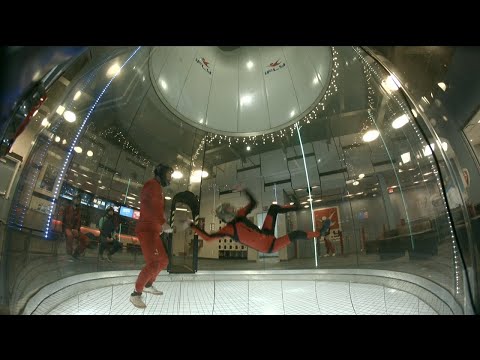 Indoor skydiving: barrel roll practice (Nick 33)