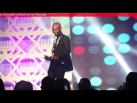 King Promise Got everyone singing along to 'Oh Yeah' @ Glitz Style Awards '17 | GhanaMusic.com Video