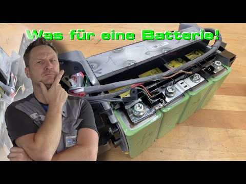 Lithium-Ionen-Akkumulator als Starterbatterie im BMW. Noch ist es ein seltener Anblick...