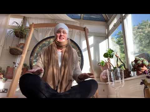 Tuning in with the Adi Mantra aka Ong Namo Guru Dev Namo - Kundalini Yoga for beginners