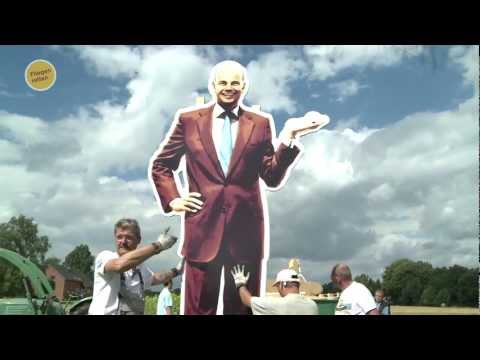 Fliegen retten in Deppendorf - Schilder aufstellen am Ortseingang