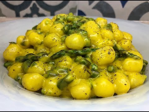 GNOCCHI DI PATATE CON ASPARAGI CACIO & OVA - CUCINANDOMELAGODO