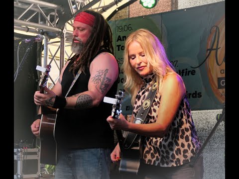 Ina Morgan & Olé Peng FeatTalkin' Bout a Revolution (Cover) LIVE  Abend Gold LIVE  Hanau (2025)