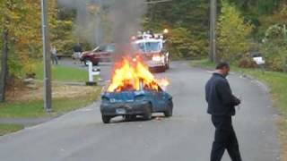 preview picture of video 'Middlebury Fire Dept. Engine 1 car fire Part 1'