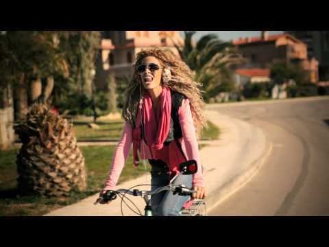 Ελένη Φουρέιρα - Άσε με / Ase me (Official Music Video)