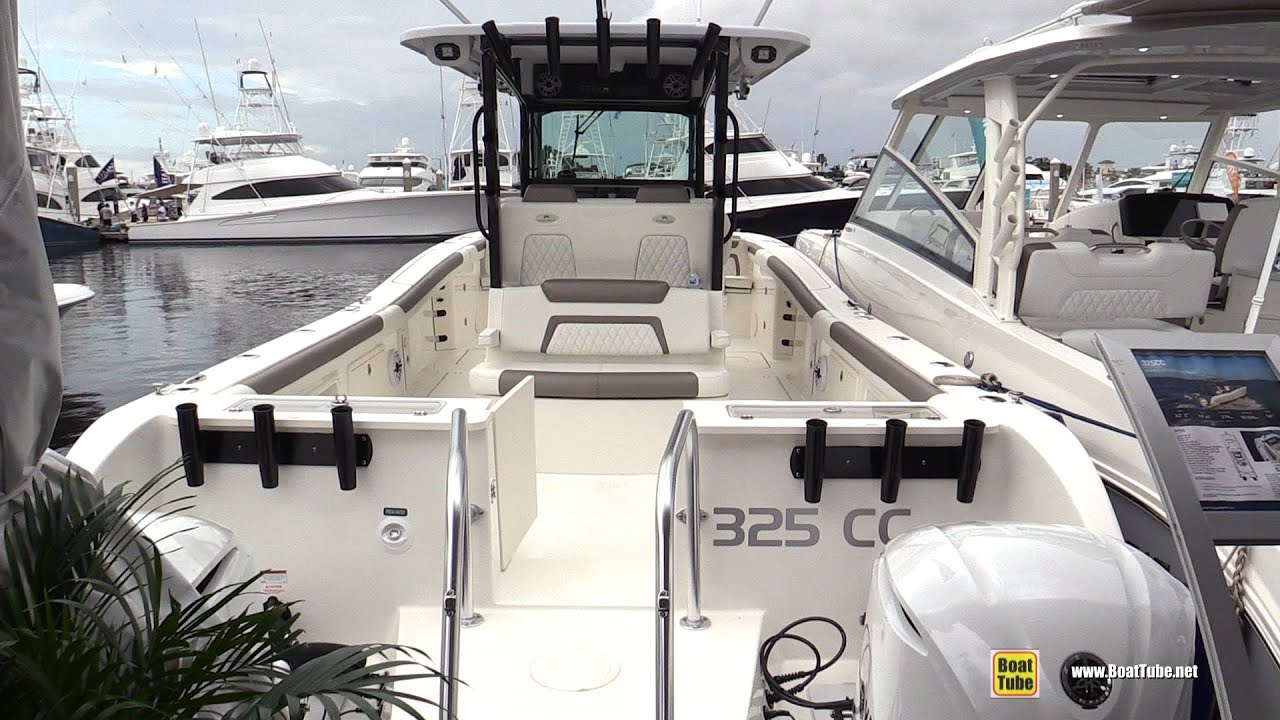 2020 Worldcat 325 CC Center Console Walkaround Tour - 2020 Fort Lauderdale Boat Show
