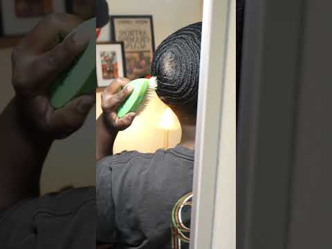 I had to put this brush to work IMMEDIATELY! #360waves #coarsehairedkingz #makewaves