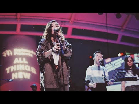 Elsa Mickayla - Keep Me Guessing (Live @ Esplanade)
