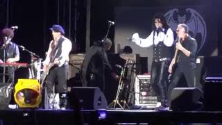 Hollywood Vampires - Five To One / Break On Through  (Live In Bucharest)