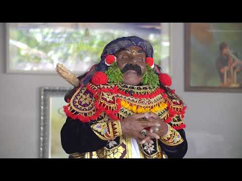 TARI TOPENG PAJEGAN OLEH BAPAK I NYOMAN KADJIL