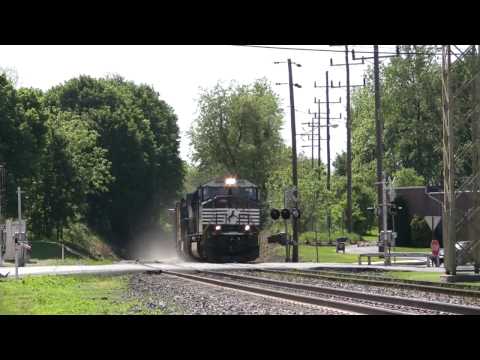 HiDef: The Sounds of EMD and Freshly Ground Rail