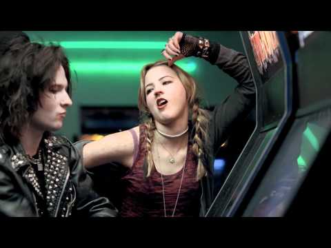 DIRECTV CM - 首輪をつけた孫 (TV-CM) Subtitle RUS + ENG (Реклама DIRECTV - Внук с ошейником   (TV Commercial) Subtitle RUS + ENG)