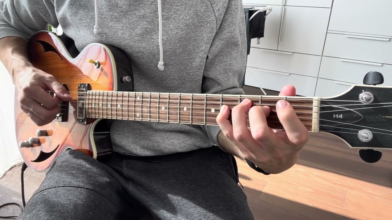 Roberto Barlocci playing a fingerstyle chord-melody arrangement of Greensleeves on solo guitar