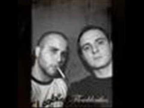 "Cae de trago" Flowklorikos & Hate (doble v)