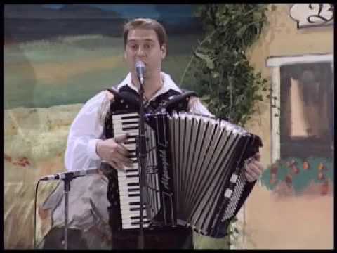 10 LET sanjski par-OKROGLI MUZIKANTI