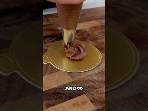 ROSETTE PIPING TIP TUTORIAL #cakedecorating #piping #rawcake #shorts