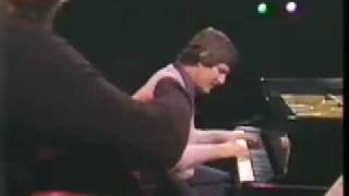 Red Mitchell & Bill Mays play "Klactoveesedstene" [VIDEO]