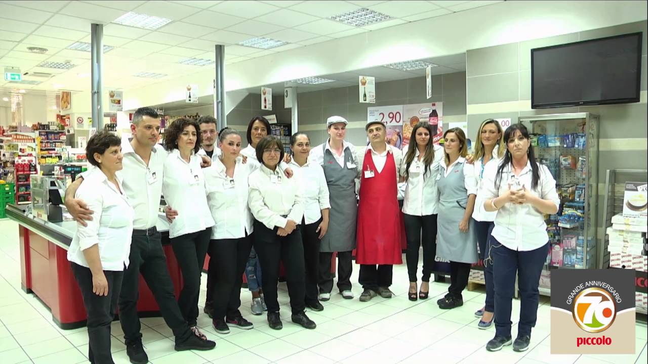 Gli auguri del punto vendita di Pomigliano (via Principe) ai supermercati Piccolo