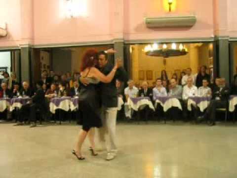  Alicia Pons  and  Luis Rojas  are  dancing  to  the  tango  "  Color Cielo  "  by  Juan D'Arienzo  in  2012
