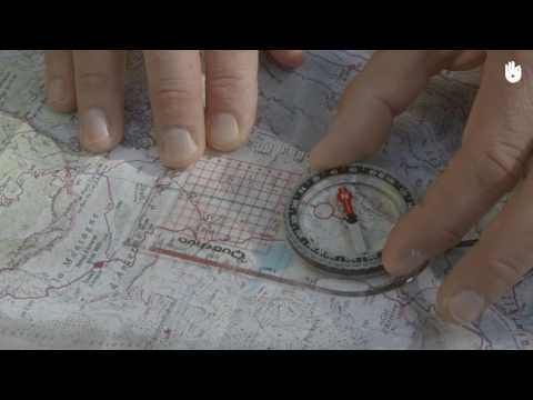 Aprende a orientarte con un mapa y una brújula