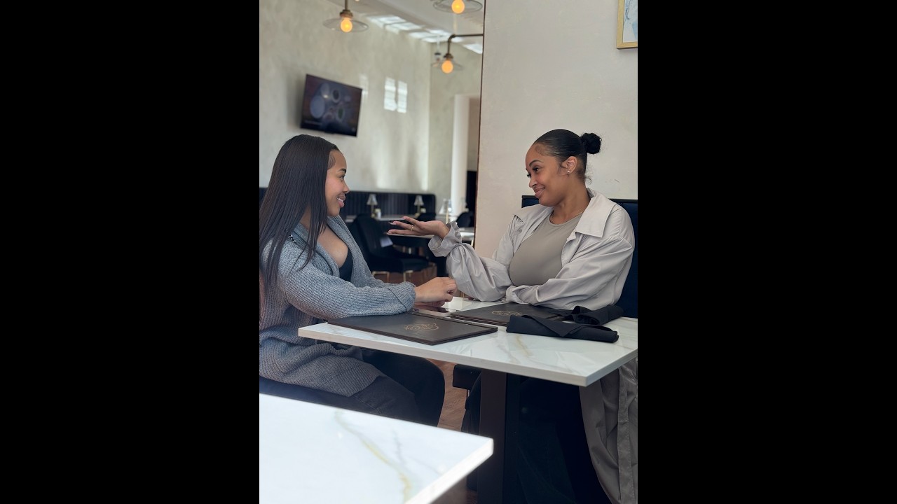 When MoMo gives her friend an opportunity to make some money!