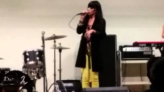 Mia z performs Live Original "Drive me Crazy"